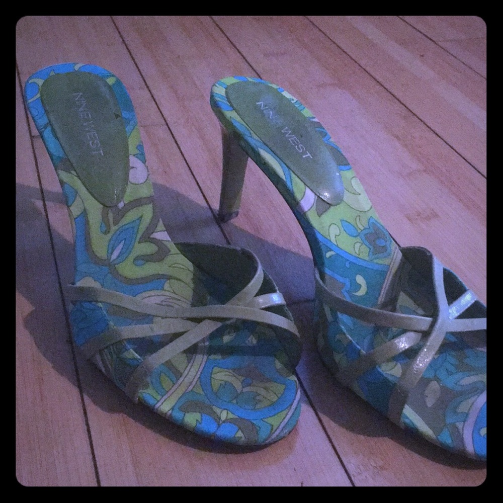 Nine West size 7.5 three inch sandals